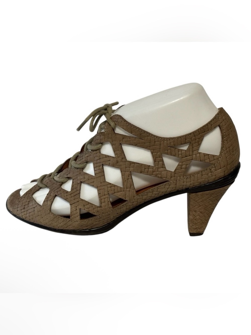 Gentle Souls by Kenneth Cole Okey Dokey Scrappy gladiator lace up sandals heels